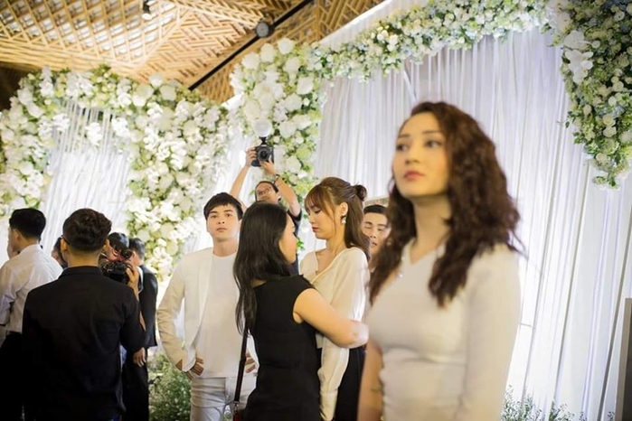 Dam cuoi cua sao: Truong Giang “dai hoi nguoi xua”, Le Hieu gay cuoi boi dan khach moi nao ca vang