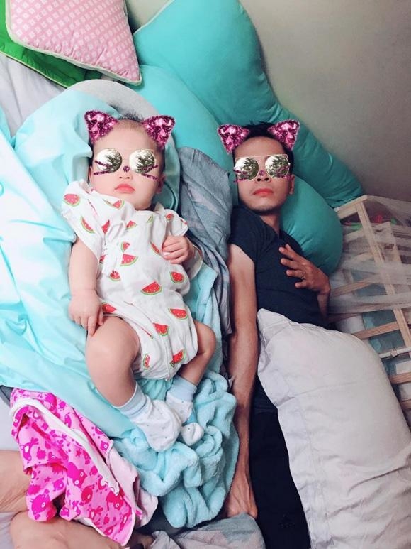 Khoảnh khắc tình cảm nhất của bố con nhà sao Việt khi ngủ