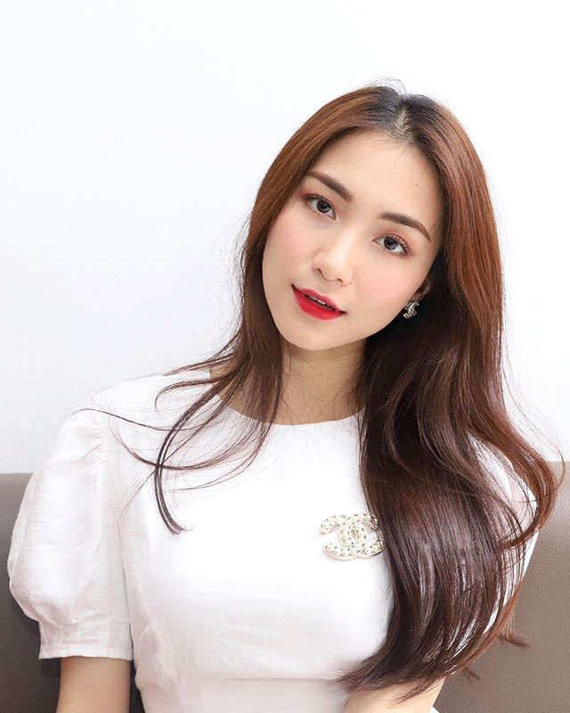 Bạn trai Hòa Minzy đăng ảnh bảo vệ bạn gái sau khi cô bị ném đá
