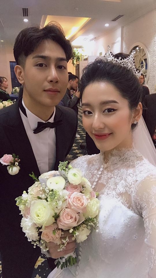 Chuyện tình chàng giả làm shipper để cưa cẩm hotgirl lookbook