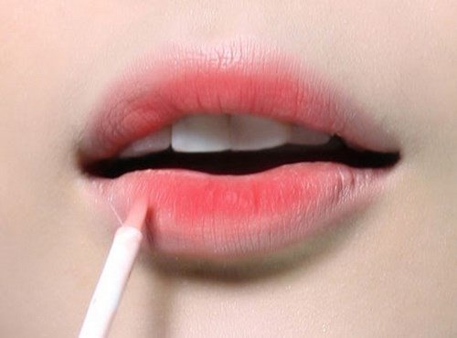4 mẹo đánh son lâu trôi để lễ tình nhân của bạn và người ấy viên mãn
