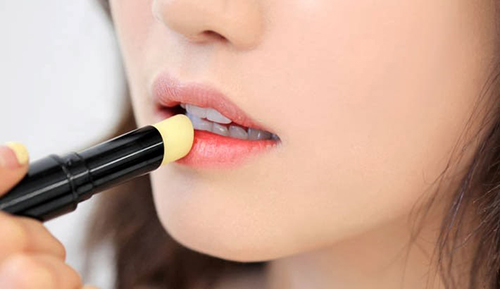 4 mẹo đánh son lâu trôi để lễ tình nhân của bạn và người ấy viên mãn