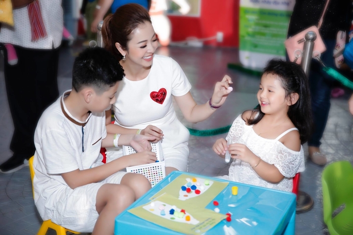 10 nhóc tỳ nhà sao Việt sinh ra đã mang quốc tịch Mỹ