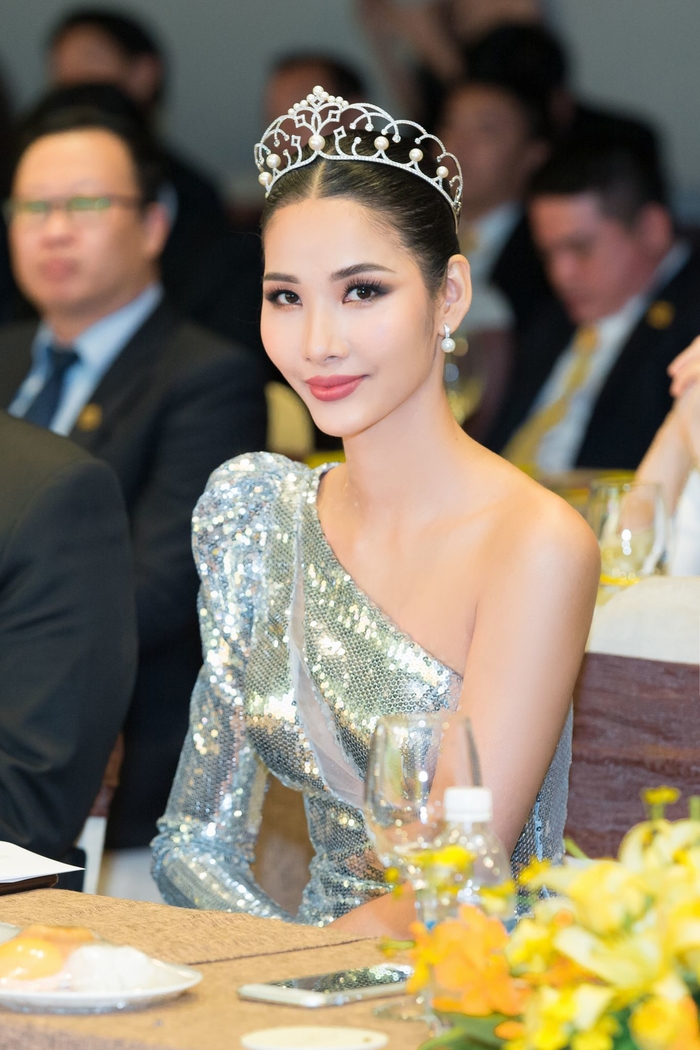 Hoàng Thùy dự thi Miss Universe 2019