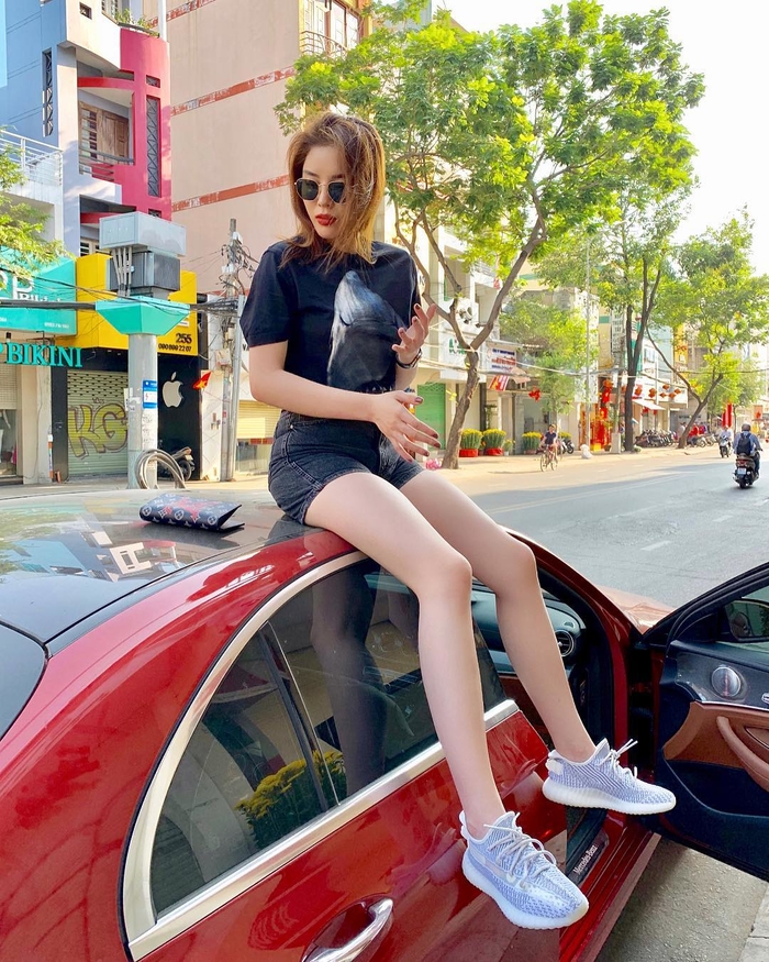 Top sao mặc đẹp - xấu tuần qua: Street style lên ngôi