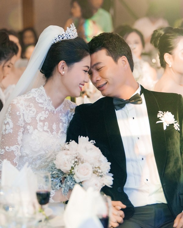 6 cặp đũa lệch Vbiz vẫn hạnh phúc viên mãn
