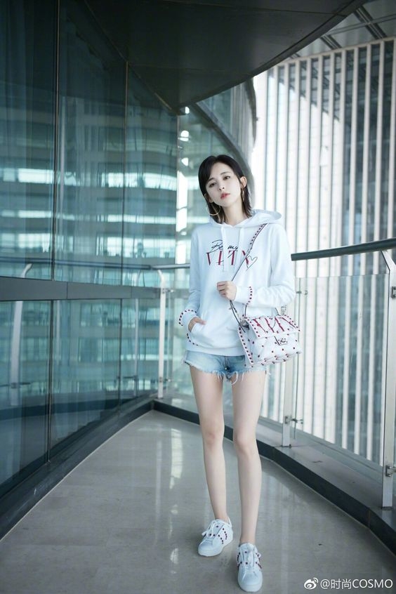 Những bóng hồng Cbiz cao trên 1m70 và sở hữu đôi chân cực phẩm