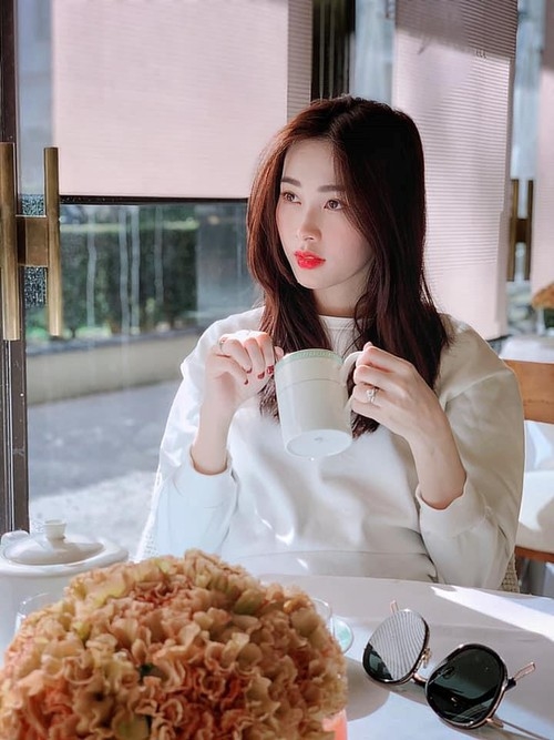 Anh Thư và loạt sao nữ bênh vực Lý Phương Châu