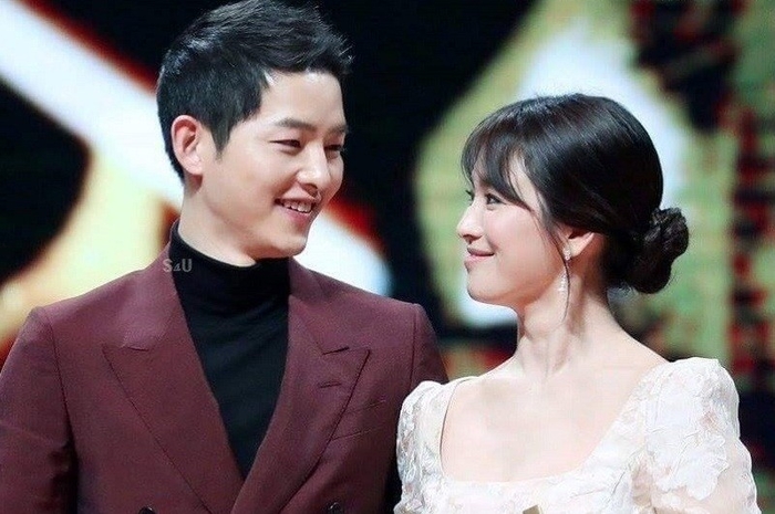 Báo Trung đưa tin Song - Song ly hôn vì Song Joong Ki ngoại tình