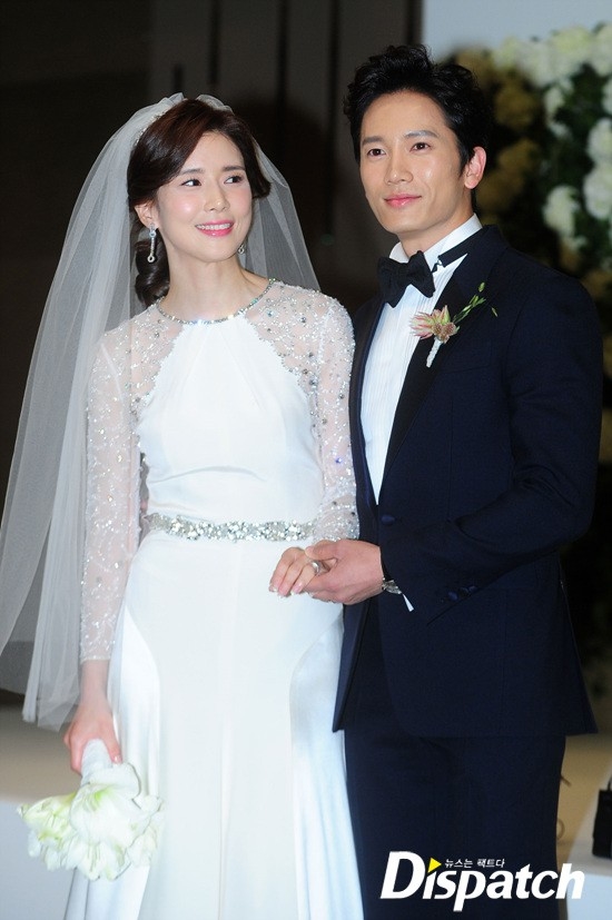 Cặp đôi vàng Kbiz Ji Sung và Lee Bo Young chào đón quý tử thứ 2