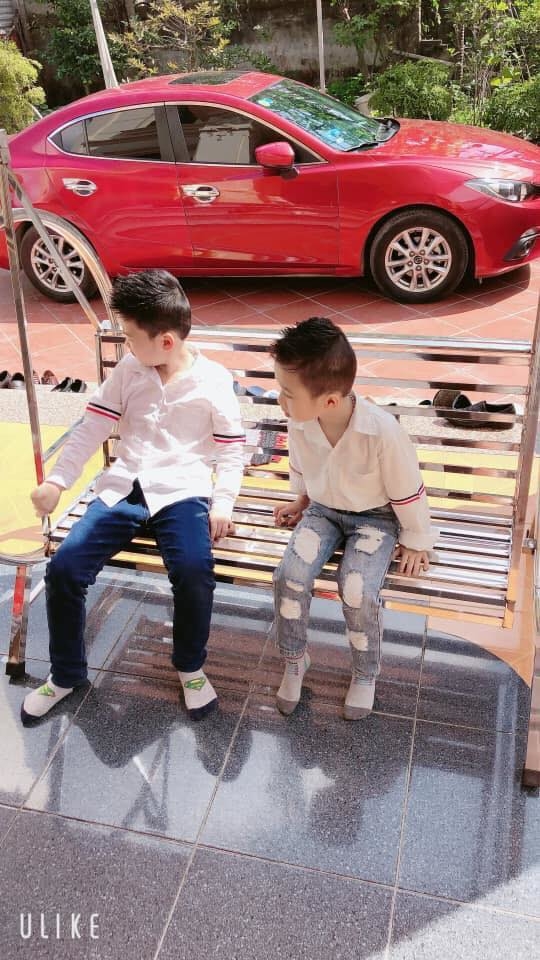 Chiếc áo quốc dân hot nhất mùa Tết và câu chuyện hàng real - hàng fake