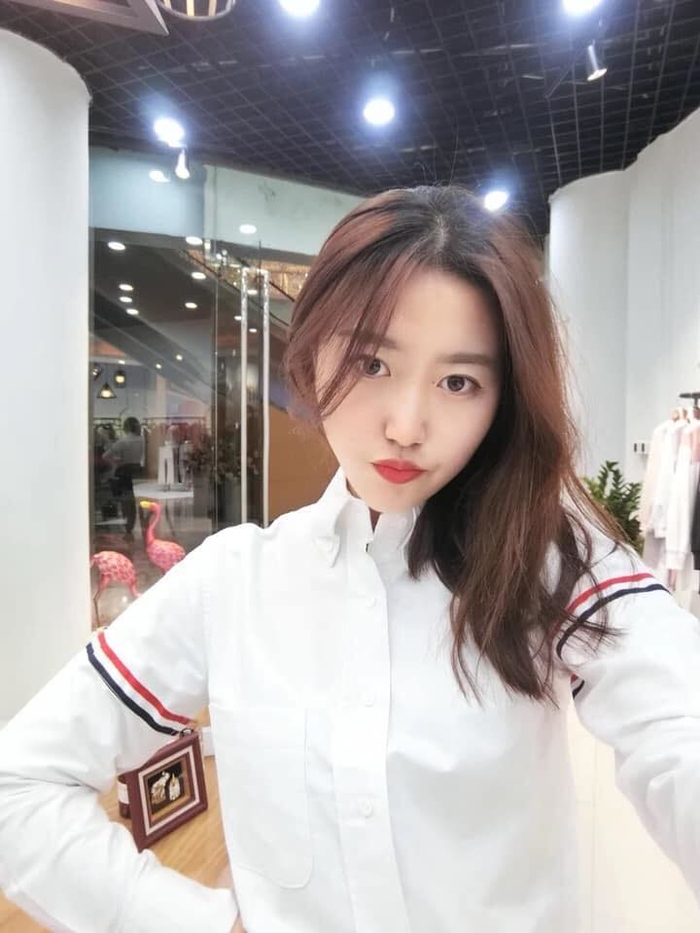 Chiếc áo quốc dân hot nhất mùa Tết và câu chuyện hàng real - hàng fake