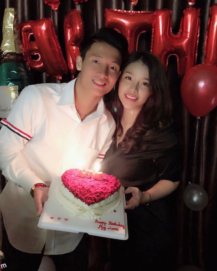Chiếc áo quốc dân hot nhất mùa Tết và câu chuyện hàng real - hàng fake
