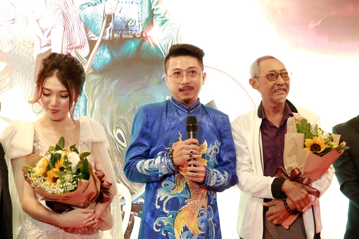 Chồng Lâm Vỹ Dạ bị CĐM ném đá vì học theo scandal của Trấn Thành