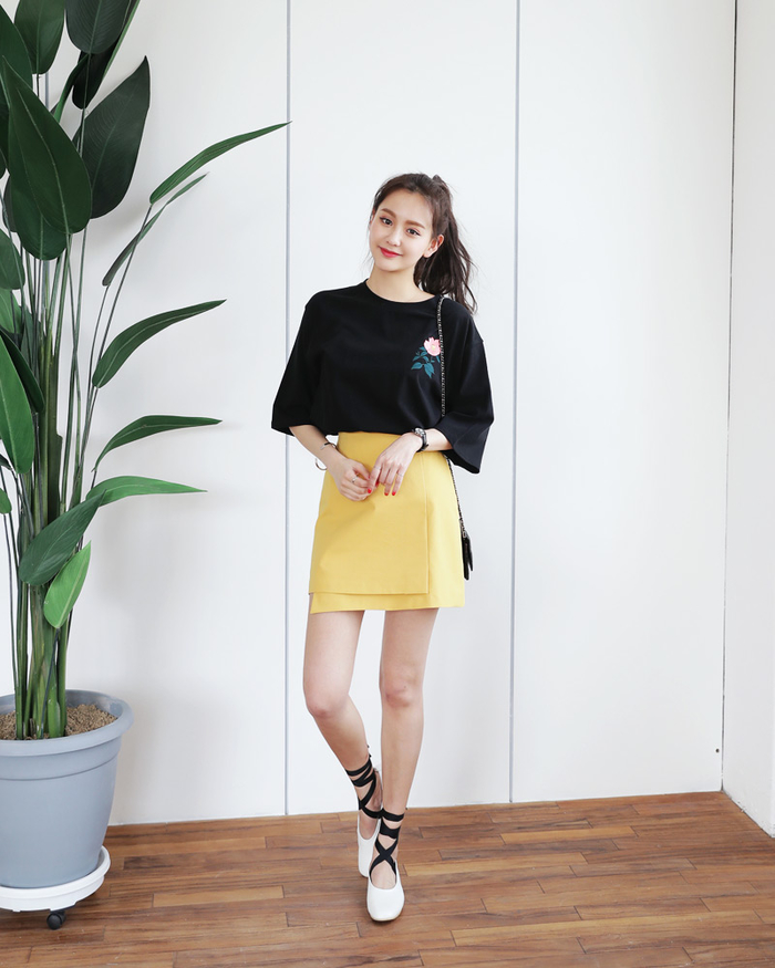 Có đến 4 cách diện áo phông max xinh đẹp nàng cần trong trời giao mùa