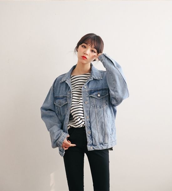 Có đến 4 cách diện áo phông max xinh đẹp nàng cần trong trời giao mùa