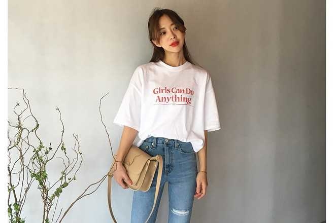 Có đến 4 cách diện áo phông max xinh đẹp nàng cần trong trời giao mùa