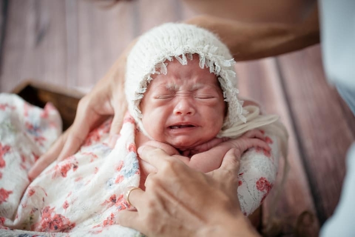 Con gái sinh non của Khánh Thi lớn bụ bẫm, xinh xắn không ngờ