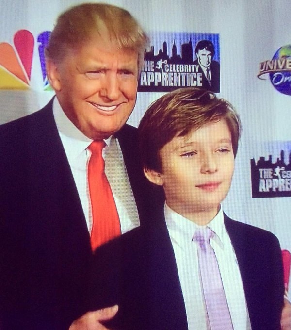 Con trai út Tổng thống Trump ngày càng cao lớn, ăn mặc bảnh bao