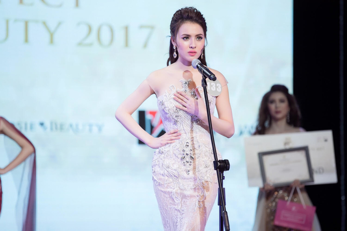 Cùng nhìn lại những sự kiện làm “gây bão” showbiz Việt 2018