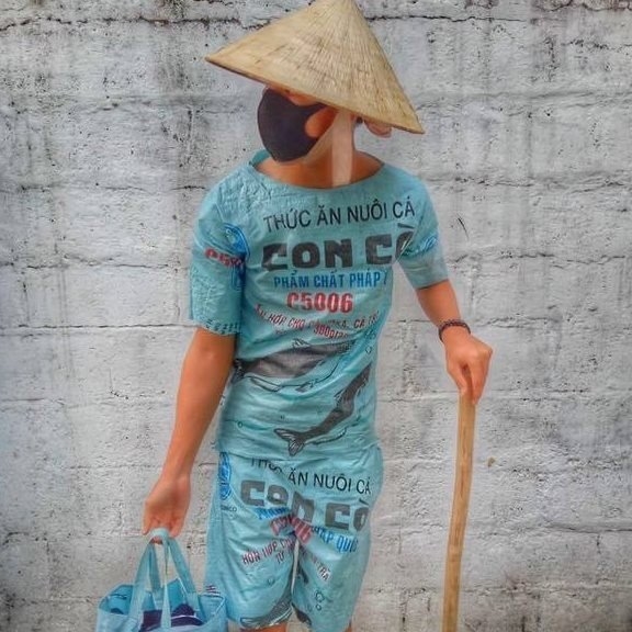 Cười ra nước mắt với những kiểu thời trang độc dị