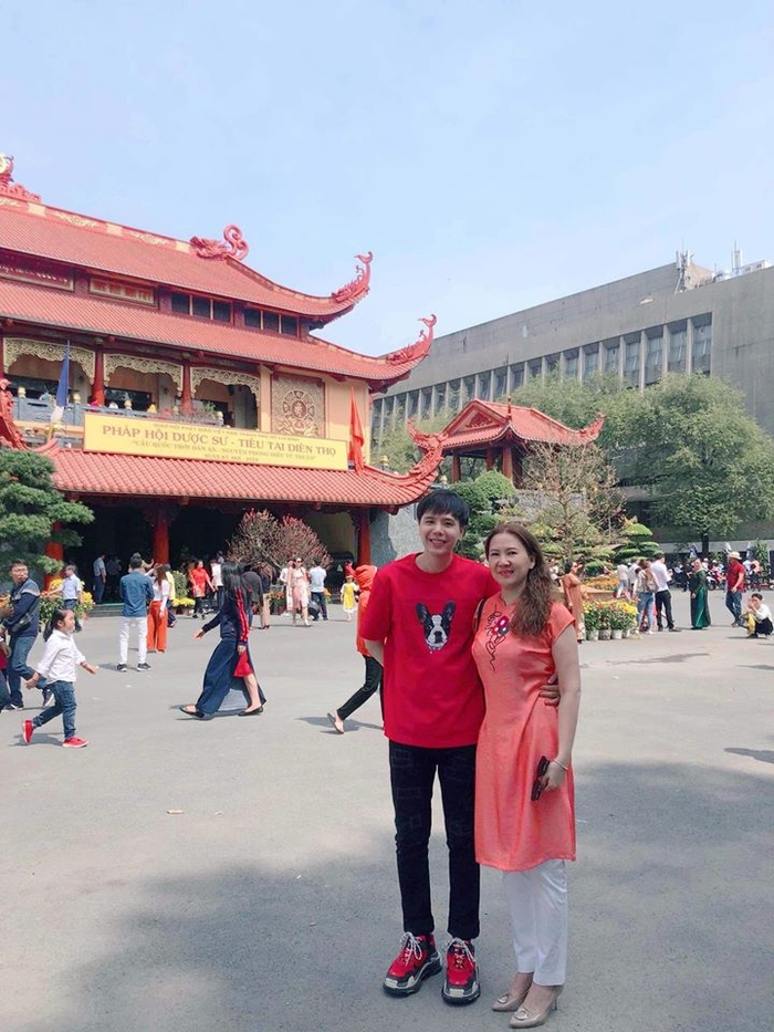 Dàn sao Việt đi đâu, làm gì sáng mùng 1 Tết Nguyên Đán?