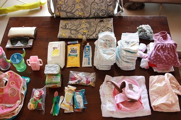 Danh sách vật dụng không thể thiếu khi đưa bé đi chơi Tết
