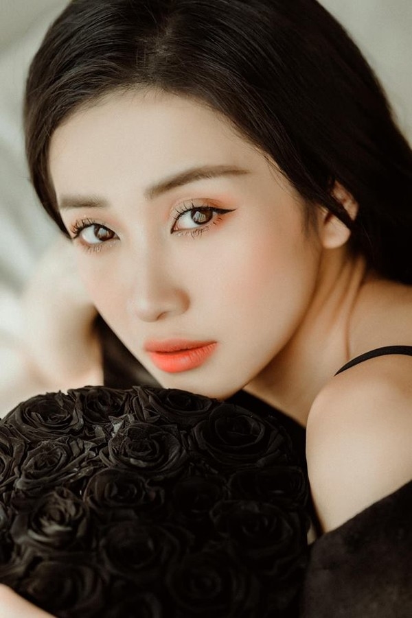 Dau xuan khoe anh goi cam: Dao Ba Loc hay Jun Vu chiem song?