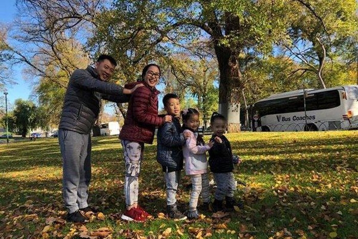 Điểm mặt những gia đình sao Việt đông con nhất