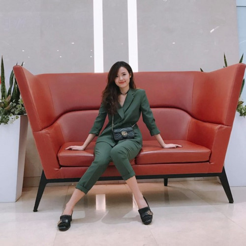 Đọ tài sản của dàn hot girl Việt: Toàn xế hộp hạng sang và nhà tiền tỉ