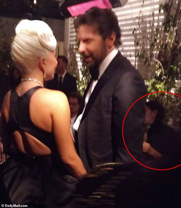 Drama hậu Oscar: Pha giật chồng trước mặt hàng tỷ người của Lady Gaga?
