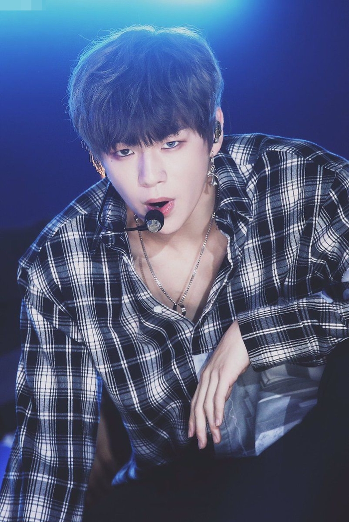 Dù bằng tuổi nhưng nhan sắc “một trời một vực” của những idol K-Pop