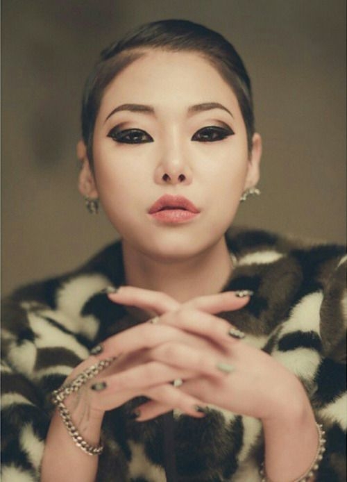 Dù bằng tuổi nhưng nhan sắc “một trời một vực” của những idol K-Pop