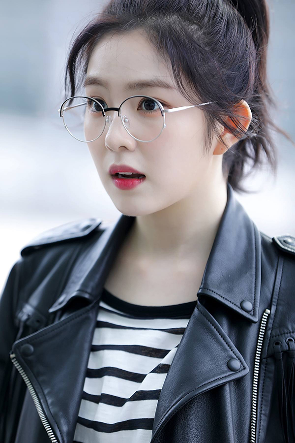 Dù bằng tuổi nhưng nhan sắc “một trời một vực” của những idol K-Pop