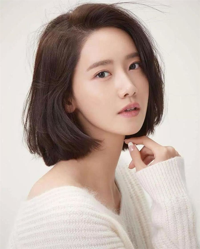 Dù bằng tuổi nhưng nhan sắc “một trời một vực” của những idol K-Pop