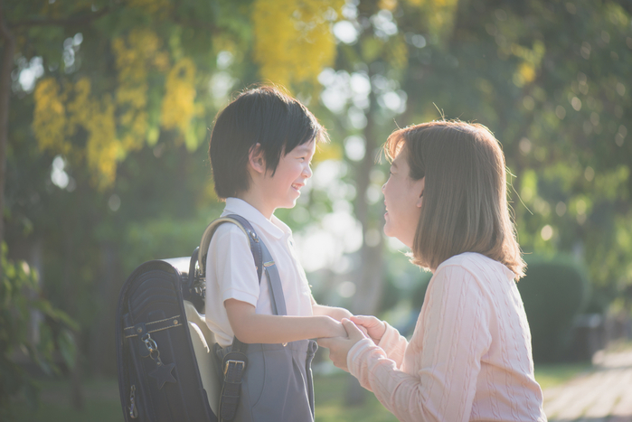 Dùng nghèo để nuôi con trai, dùng giàu để nuôi con gái