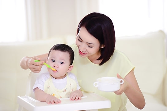 Ăn chay từ lúc lọt lòng mẹ, em bé vẫn khỏe mạnh, má hồng như trái đào