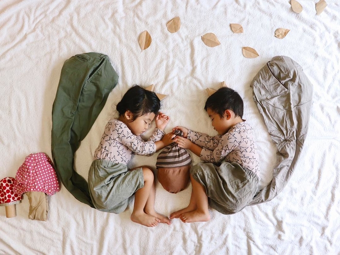 Giấc ngủ của 2 con sinh đôi trở nên sống động qua tay mẹ người Nhật