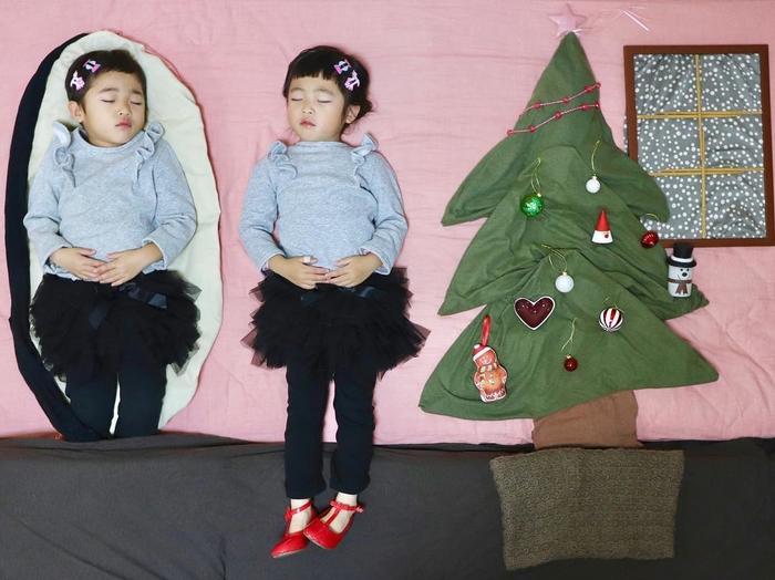 Giấc ngủ của 2 con sinh đôi trở nên sống động qua tay mẹ người Nhật