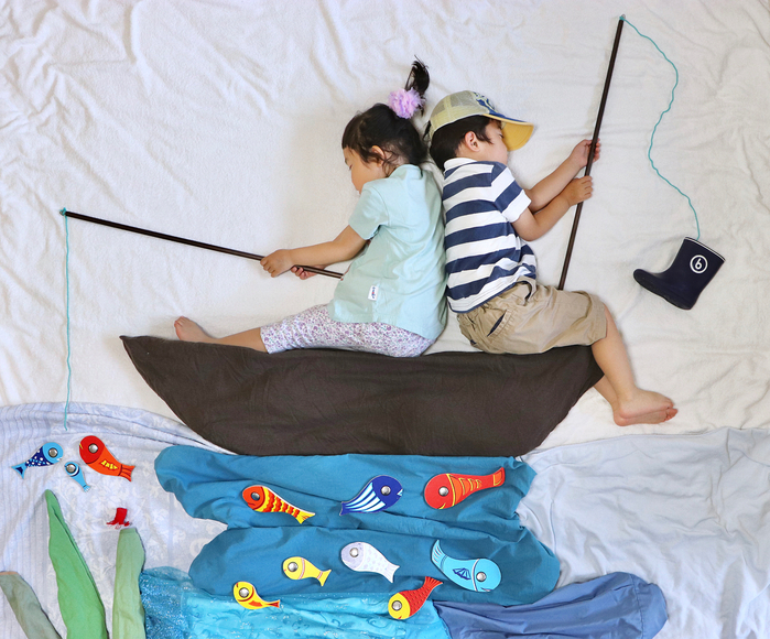 Giấc ngủ của 2 con sinh đôi trở nên sống động qua tay mẹ người Nhật