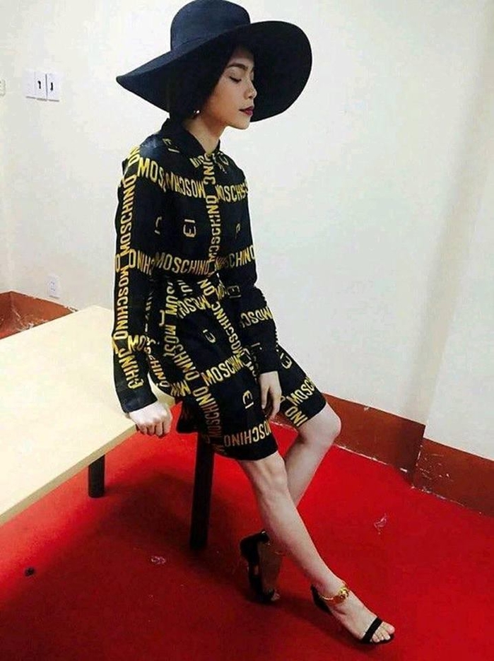 Hà Hồ bị chê gầy đáng báo động trong loạt ảnh mới