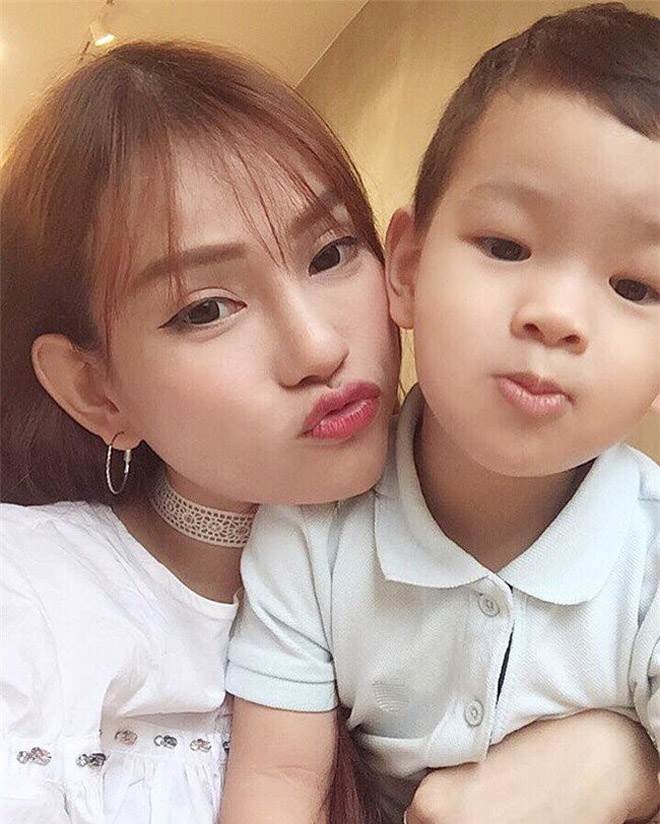 Những mối tình kéo dài của sao Việt