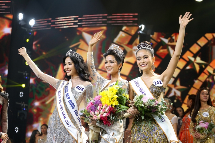Hoàng Thùy dự thi Miss Universe 2019