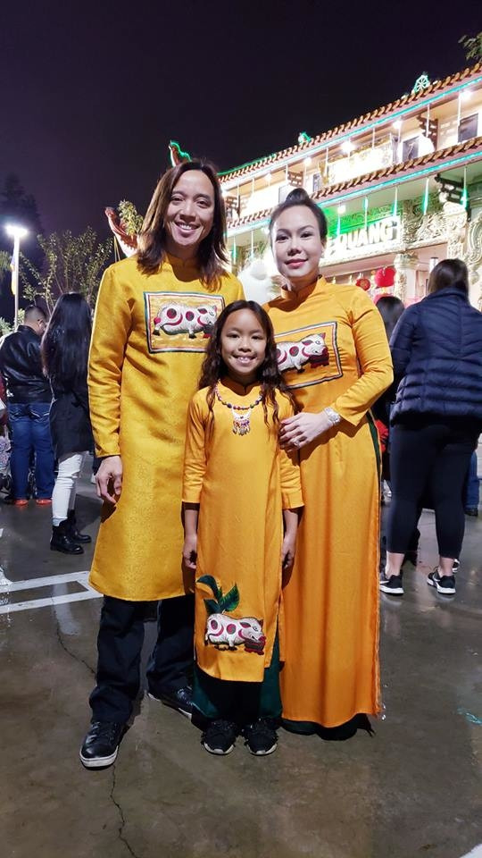 Khi sao don tet ơ troi Tay: Nguoi quay quan ben gia dinh, ke co don lang le