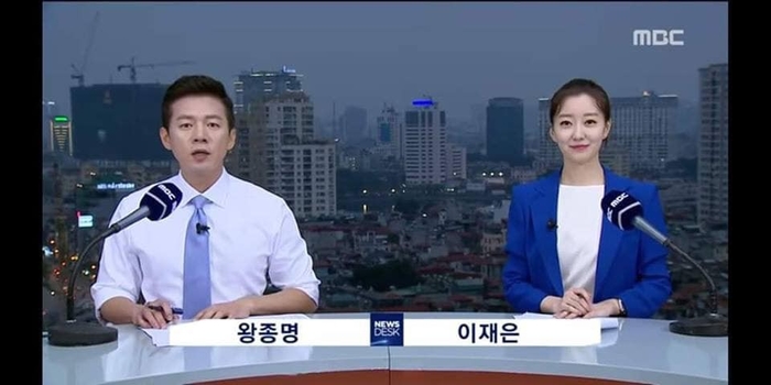Chất như MBC News, dựng ngay trường quay dã chiến để dẫn tin
