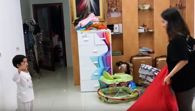 Kubi làm “thầy giáo đáng yêu nhất hệ mặt trời” dạy mẹ Khánh Thi