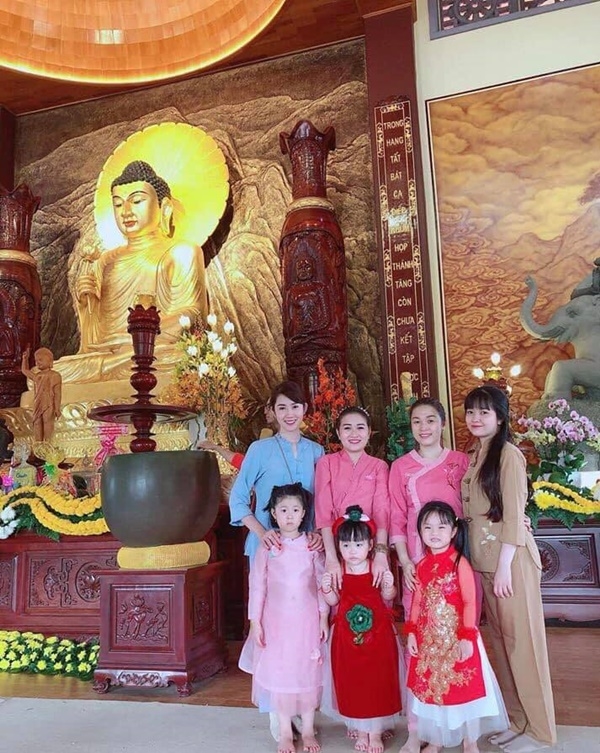 Le chua dau nam: Nguoi kinh nhu bung, nguoi chang khac gi di vu truong?