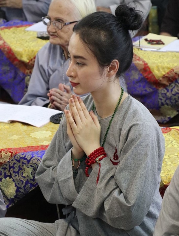 Le chua dau nam: Nguoi kinh nhu bung, nguoi chang khac gi di vu truong?