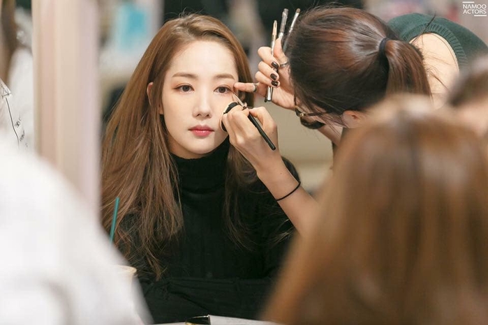 Loạt ảnh hậu trường của Park Min Young