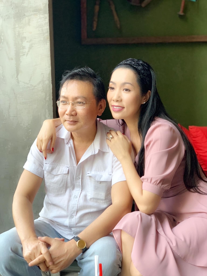 Loạt mỹ nhân Việt khoe nhẫn kim cương khủng từ nửa kia